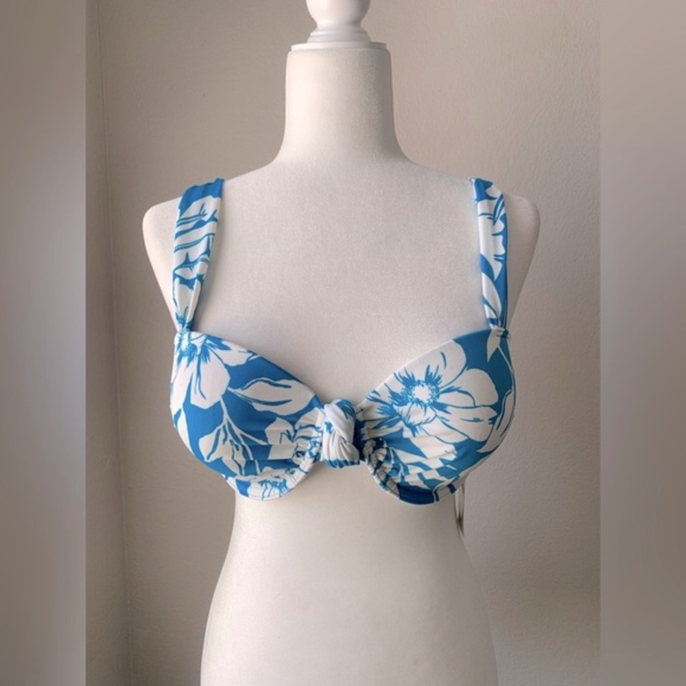 Shade & Shore Floral Bikini Top in Blue and White